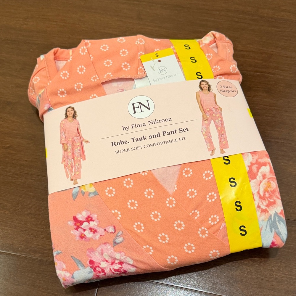 Flora Nikrooz Coral Floral 3 piece Pajama Lounge Set - Picture 2 of 13